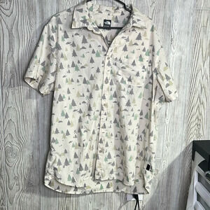 Northface Button up Tress print Size XL